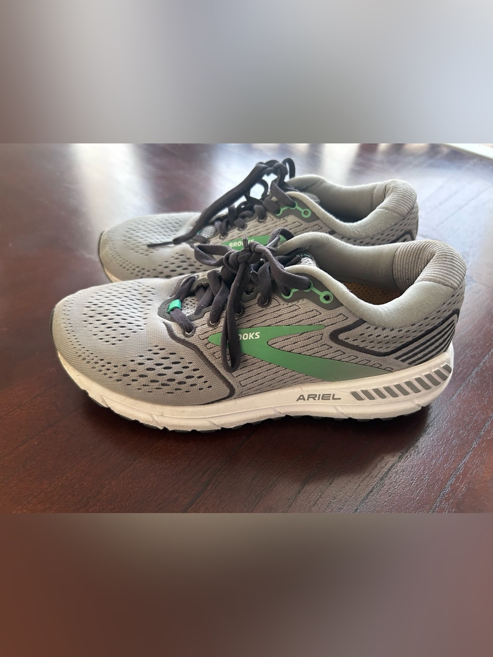 Brooks Ariel Sneakers - Gray with Green Accents size 7